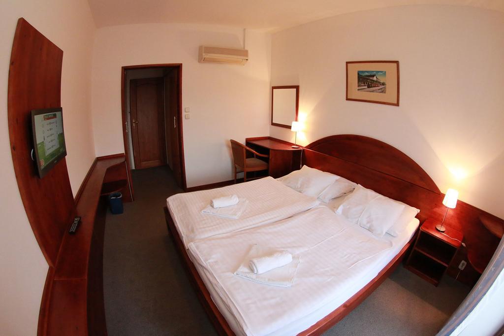 Hotel St.Florian Sturovo Exterior photo